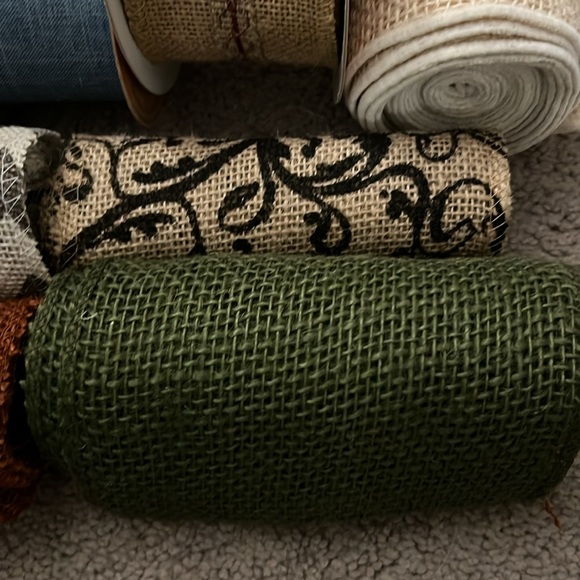 9 partial rolls of burlap - Picture 6 of 7